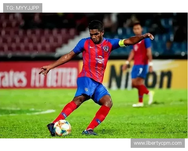 阿里瓦斯远射中柱 广岛与柔佛新山0-0平 阿里瓦斯远射中柱 广岛与柔佛新山0-0平